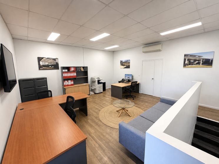 Click to view all images 2/1 Samantha Place Smeaton Grange NSW 2567 - Image 2