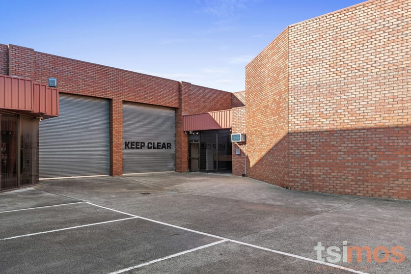Click to view all images 2/32 Jarrah Drive Braeside VIC 3195 - Image 1