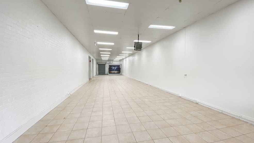 Click to view all images Shop 3/49 Bourbong Street Bundaberg Central QLD 4670 - Image 3
