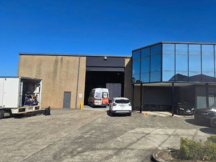 Click to view all images Seven Hills NSW 2147 - Image 1