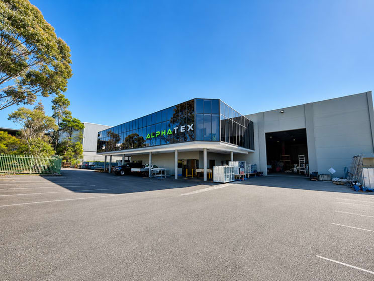 4 Merryvale Road Minto NSW 2566 - Image 1