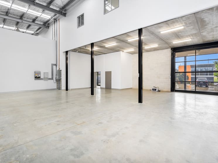 Click to view all images 1 & 2/256J New Line Road Dural NSW 2158 - Image 2