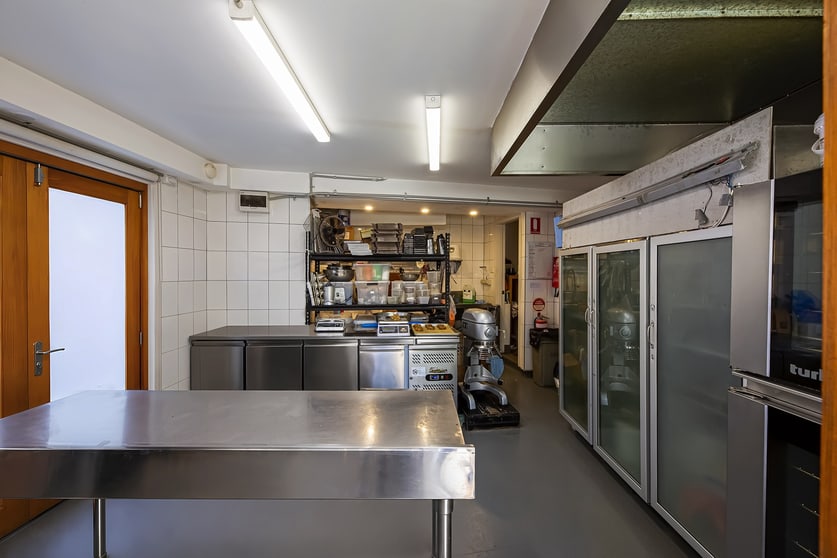 Click to view all images 4/2 Farnell Street Surry Hills NSW 2010 - Image 1