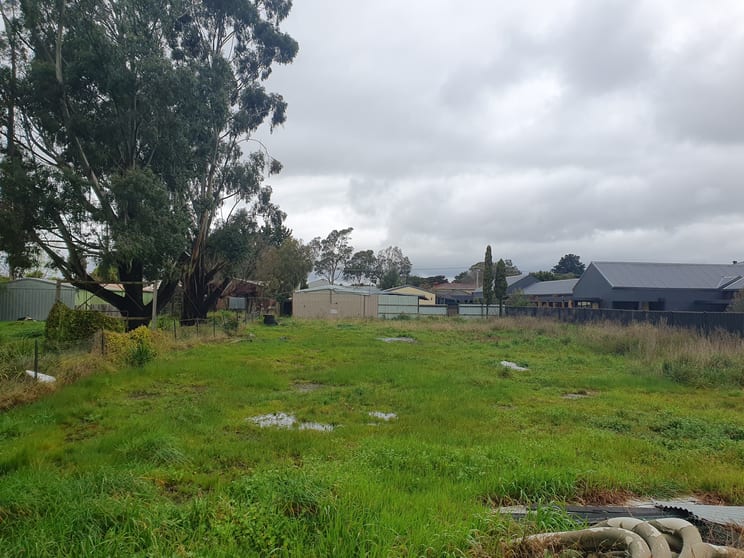 87 Windham Street (Yard facing Bentlinck St) Wallan VIC 3756 - Image 2
