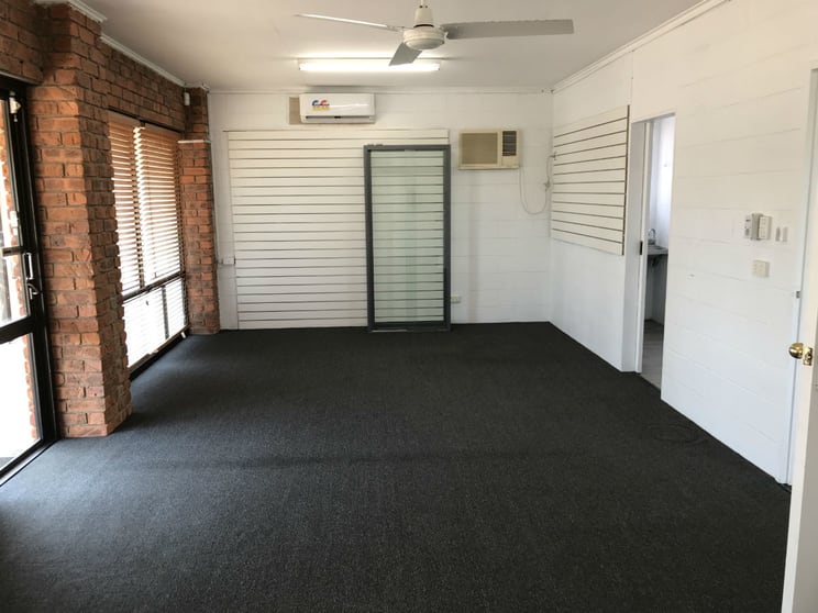 Click to view all images 218 Churchhill Childers QLD 4660 - Image 2