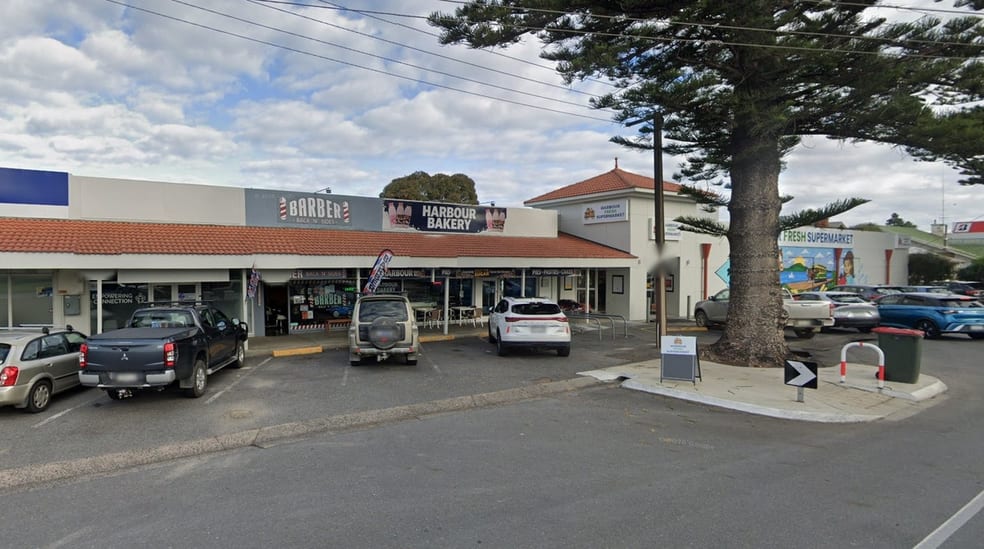 Click to view all images 68-78 Victoria Street Victor Harbor SA 5211 - Image 2