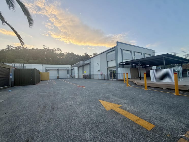 Click to view all images 28 Barnett Place Molendinar QLD 4214 - Image 3