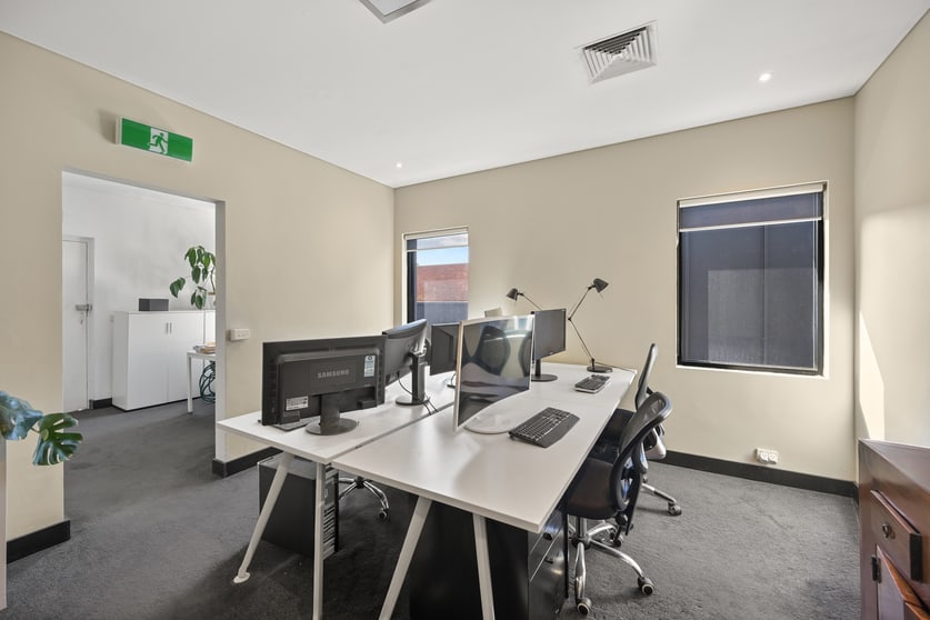 Click to view all images 2/385 Malvern Road South Yarra VIC 3141 - Image 3