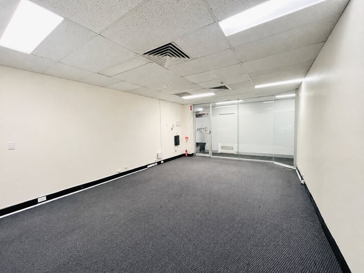 Click to view all images 19/10 Benson Street Toowong QLD 4066 - Image 2