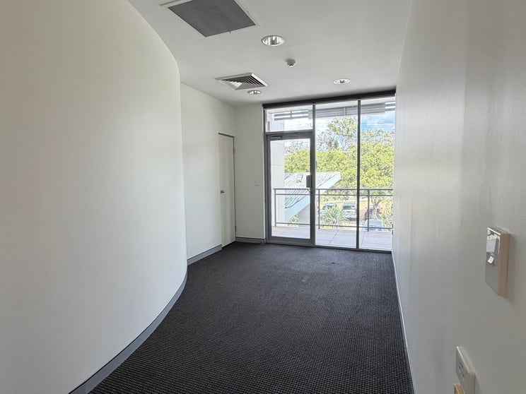 Click to view all images 7/3986 Pacific Highway Loganholme QLD 4129 - Image 3