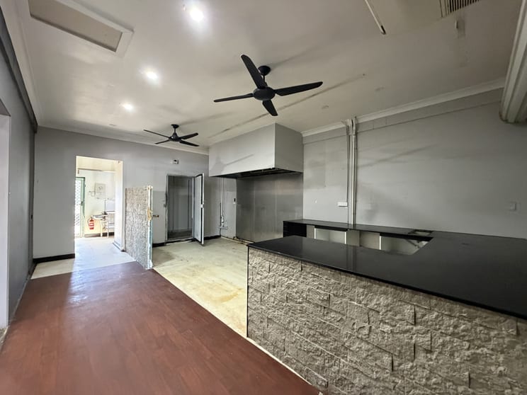 Click to view all images 2/98-108 Bloomfield Street Cleveland QLD 4163 - Image 2