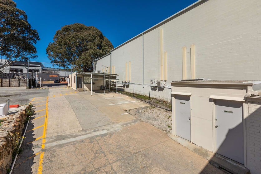 Click to view all images 29 Yallourn Street Fyshwick ACT 2609 - Image 2