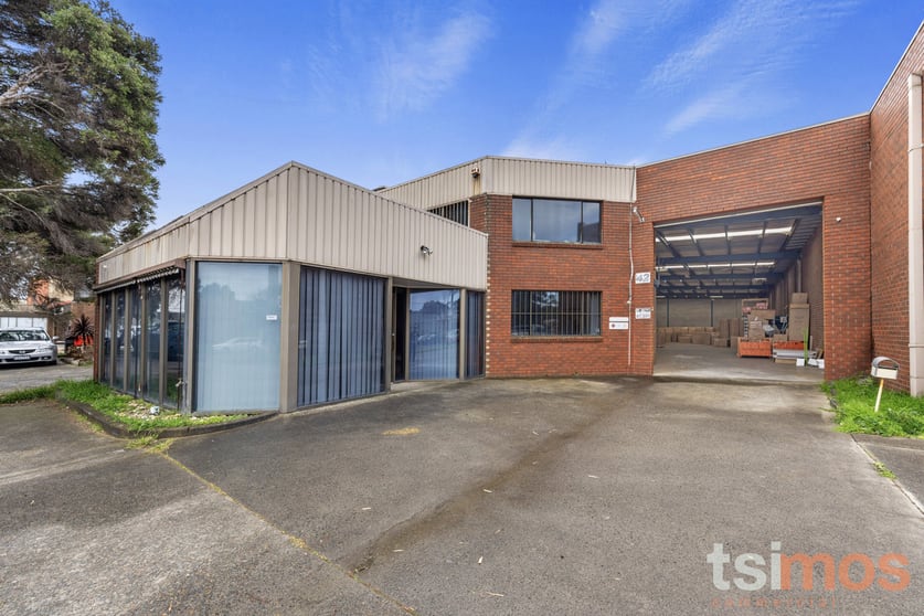 Click to view all images 42 Hinkler Road Mordialloc VIC 3195 - Image 1