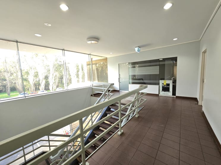 Click to view all images Part 1st F 6-8 Grey Street Traralgon VIC 3844 - Image 1