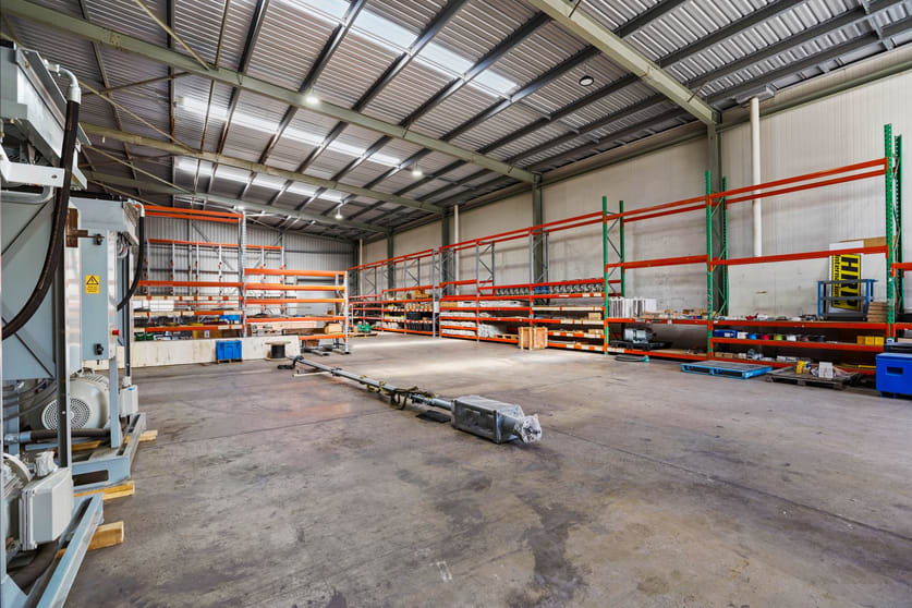 Click to view all images 1/37-39 Devlan Street Mansfield QLD 4122 - Image 5