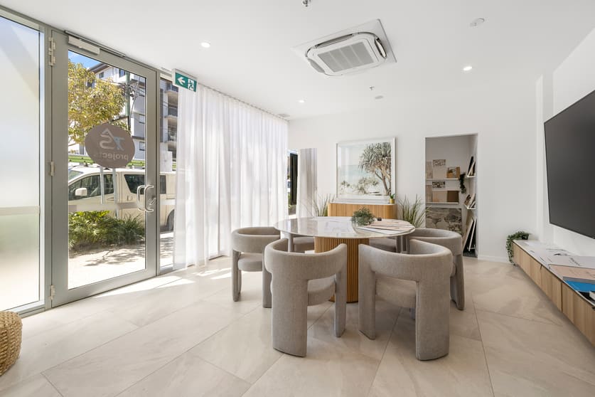 Click to view all images 16/39 Bay Terrace Wynnum QLD 4178 - Image 3