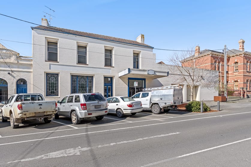 Click to view all images 19 Main Road Bakery Hill VIC 3350 - Image 1