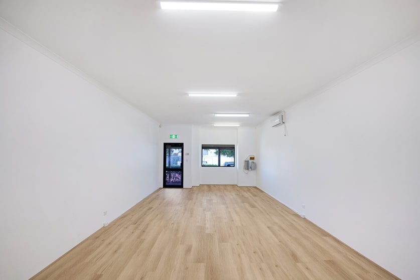 Click to view all images Unit 4/266 Fulham Street Cloverdale WA 6105 - Image 2