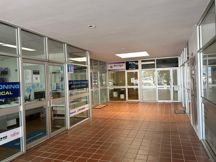 Click to view all images 4/2-4 Stanton Road Smithfield QLD 4878 - Image 2