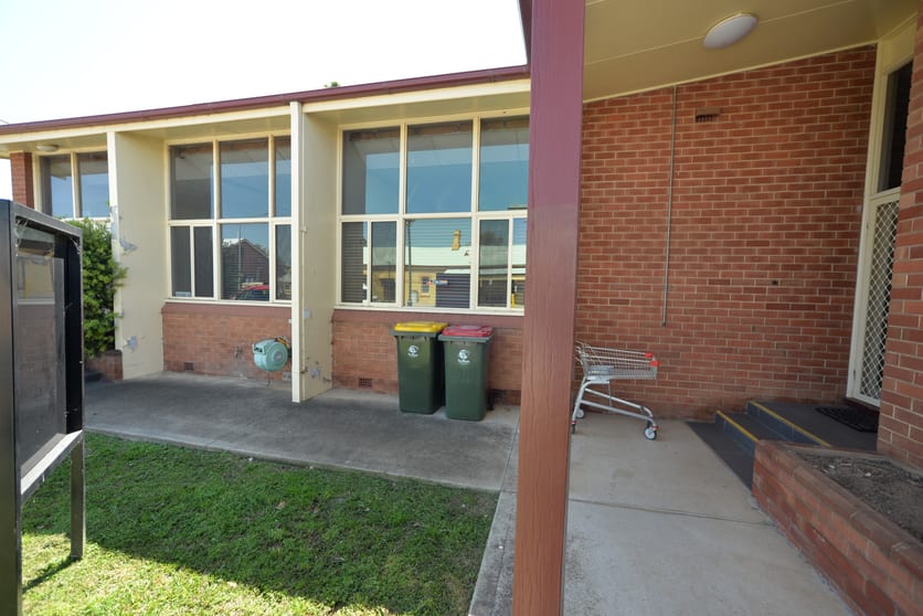 Click to view all images 2-4/71-73 May Street Parkes NSW 2870 - Image 1