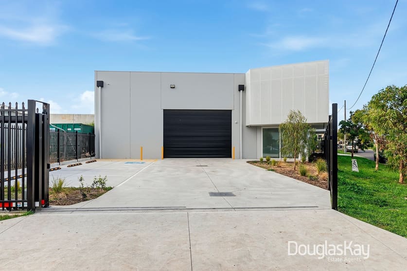 92 Munro Avenue Sunshine North VIC 3020 - Image 1