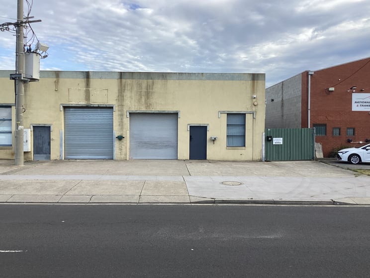 Click to view all images 4B Rosebank Avenue Clayton South VIC 3169 - Image 1