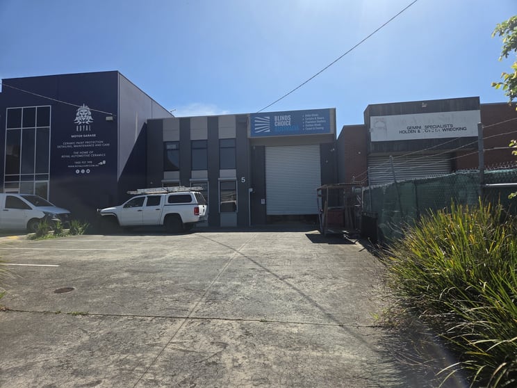 Click to view all images 5 Commercial Drive Thomastown VIC 3074 - Image 1