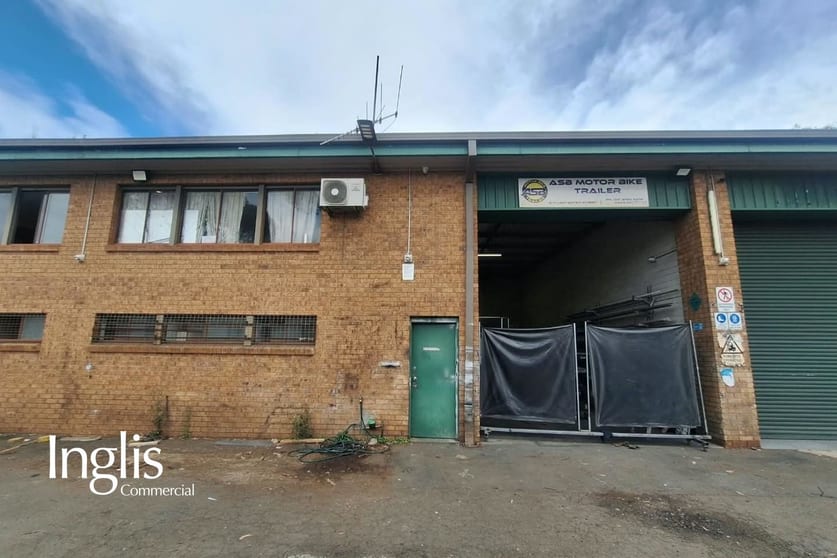 Click to view all images 2/11 Lancaster Street Ingleburn NSW 2565 - Image 2