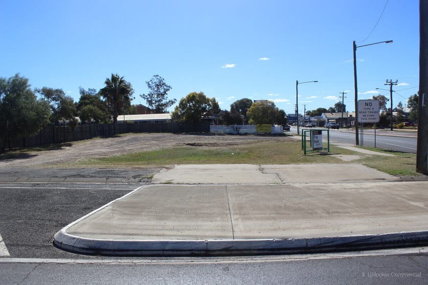 Click to view all images 41 Quintin Street Roma QLD 4455 - Image 3