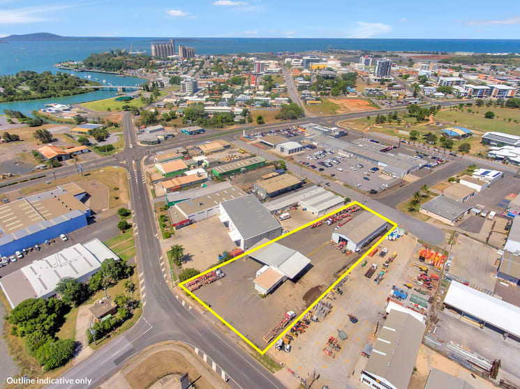 Click to view all images 67 Lord Street Gladstone Central QLD 4680 - Image 1