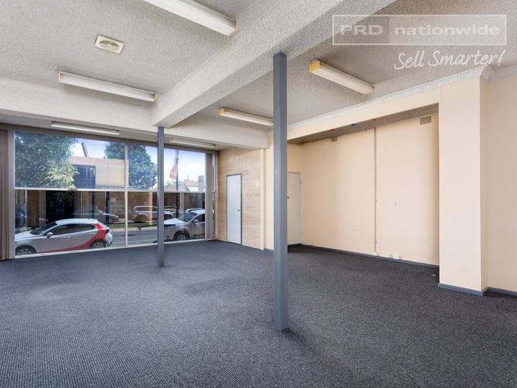 Click to view all images 95 Fitzmaurice Street Wagga Wagga NSW 2650 - Image 2