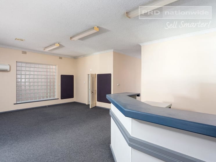 Click to view all images 95 Fitzmaurice Street Wagga Wagga NSW 2650 - Image 3