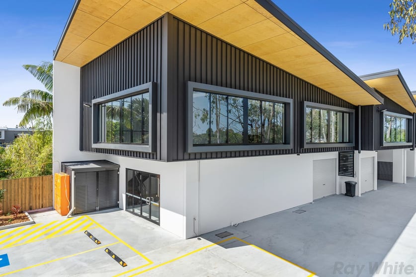 Click to view all images 449 Lytton Road Morningside QLD 4170 - Image 1