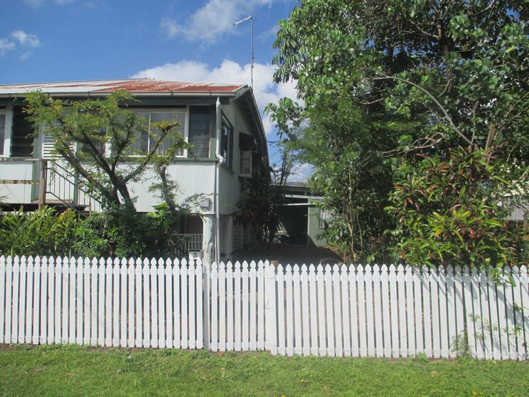 Click to view all images 5 Palm Avenue Parramatta Park QLD 4870 - Image 2