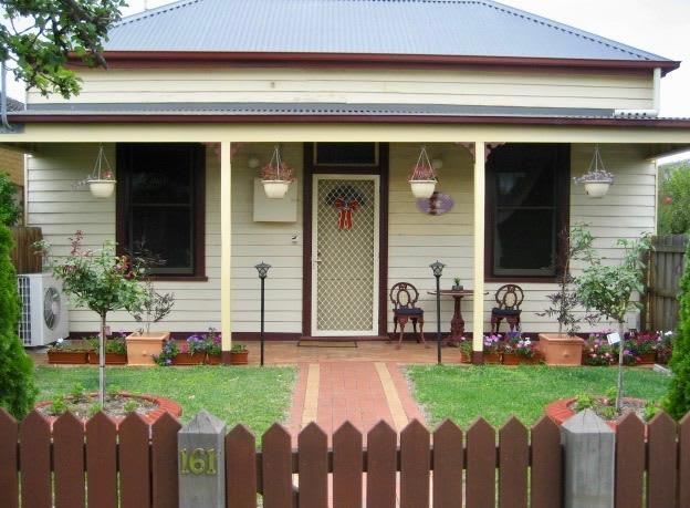 Click to view all images 161 Nicholson Street Bairnsdale VIC 3875 - Image 1