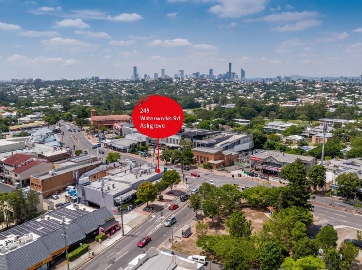 Click to view all images 249 Waterworks Road Ashgrove QLD 4060 - Image 3