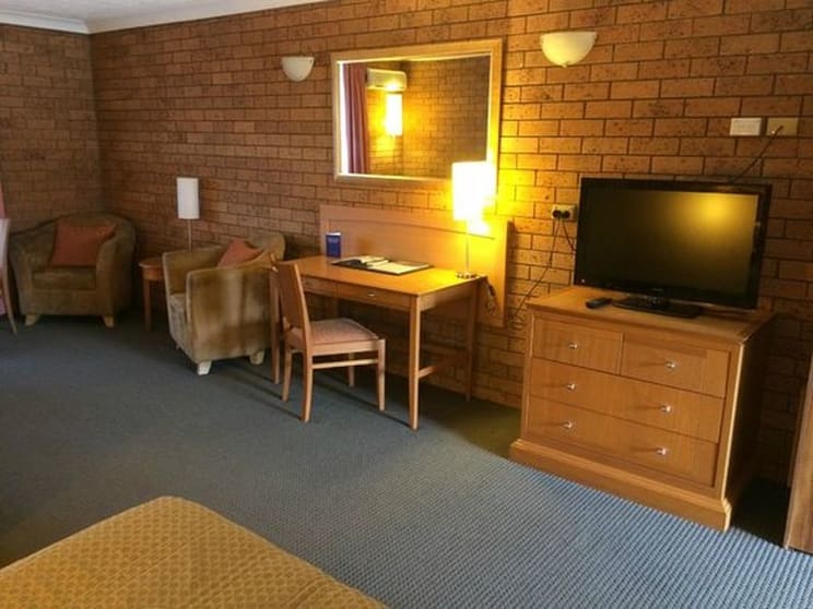 James Street Motor Inn/88 James Street South Toowoomba QLD 4350 - Image 3