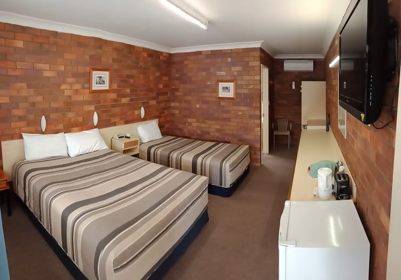Click to view all images Tenterfield NSW 2372 - Image 3