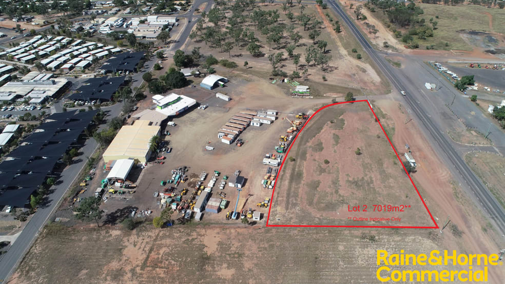 Click to view all images 140 Goonyella Road Moranbah QLD 4744 - Image 2