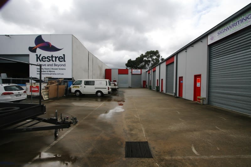 1/23 Mary Street Pakenham VIC 3810 - Image 2