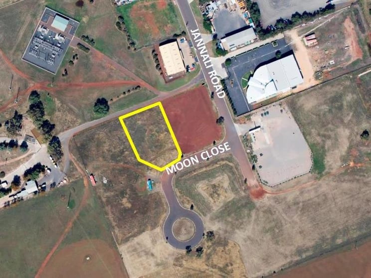 Click to view all images 3 Moon Close Dubbo NSW 2830 - Image 1