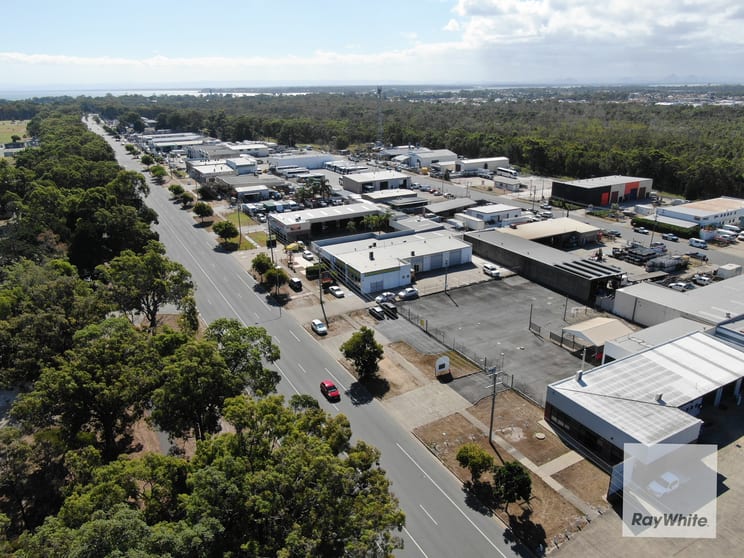 Click to view all images 215 First Avenue Bongaree QLD 4507 - Image 2