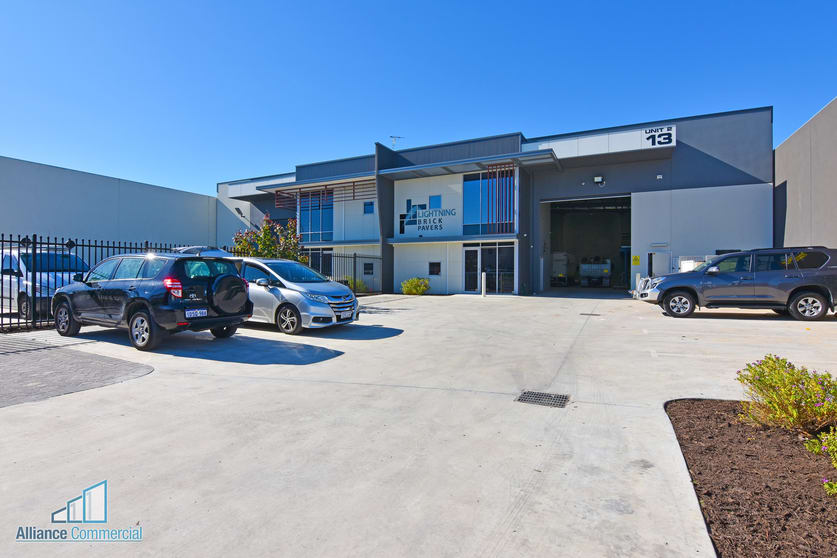 2/13 Niche Parade Wangara WA 6065 - Image 1