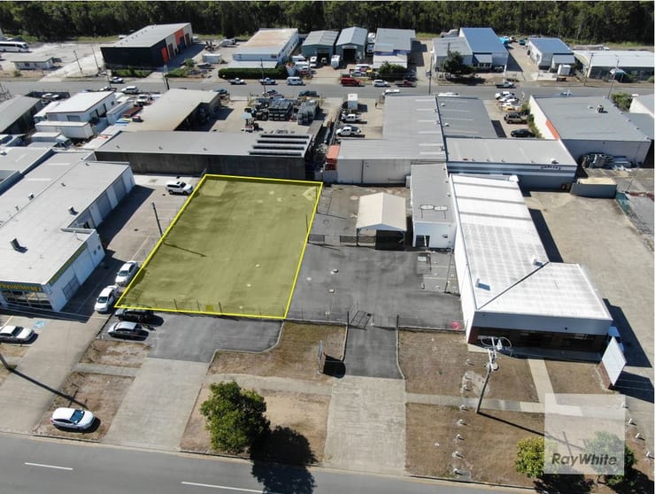 Click to view all images 215 First Avenue Bongaree QLD 4507 - Image 1