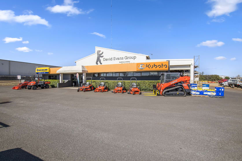 Click to view all images 318 Taylor Street Wilsonton QLD 4350 - Image 3