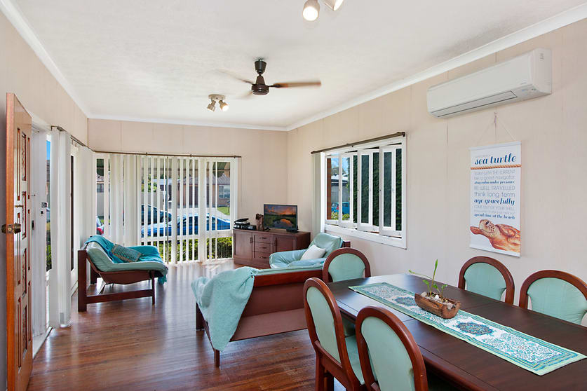 Click to view all images 27 Lemana Lane Burleigh Heads QLD 4220 - Image 3