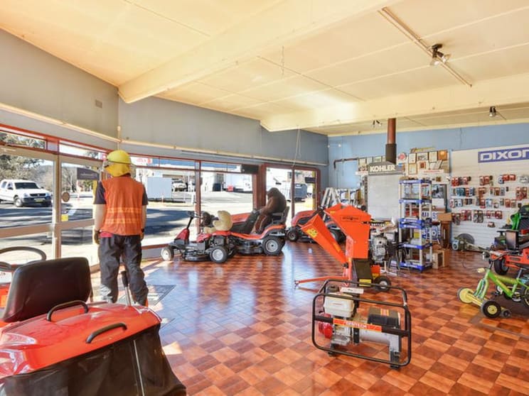 Click to view all images 327 Main Street Lithgow NSW 2790 - Image 3