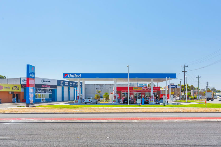 Click to view all images 335 Collier Road Bassendean WA 6054 - Image 3