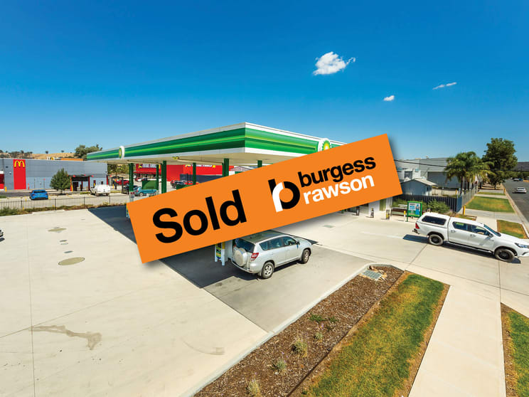Click to view all images 687 Drome Street Albury NSW 2640 - Image 1