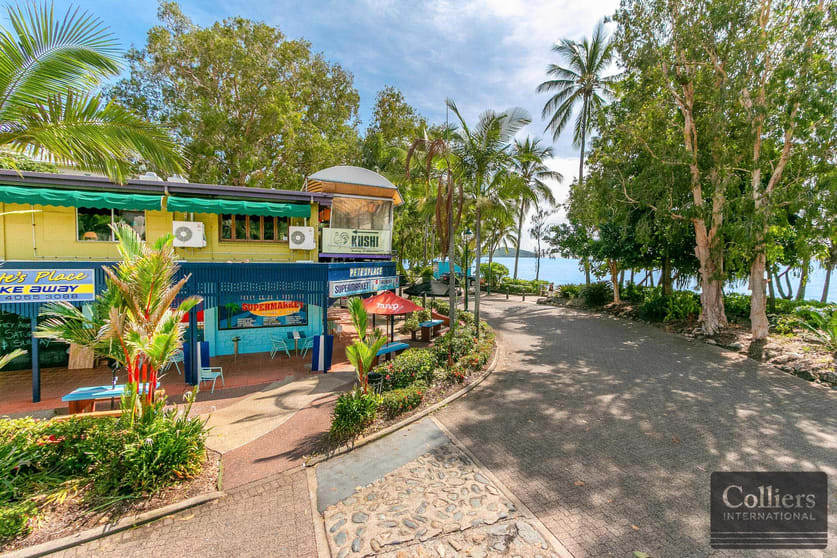 Click to view all images 73 Williams Esplanade Palm Cove QLD 4879 - Image 2